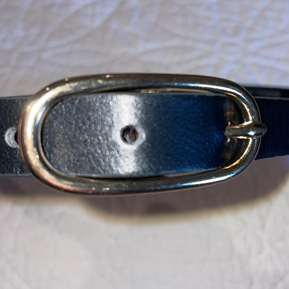 Banana Republic black leather belt, size medium - Picture 5 of 5